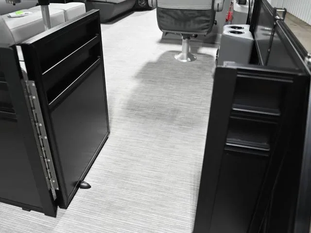 Slide: The Image of Viaggio By Misty Harbor V20C Tri-Toon 2026 - 5