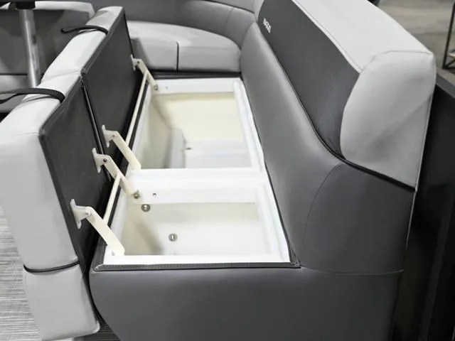 Slide: The Image of Viaggio By Misty Harbor V20C Tri-Toon 2026 - 7