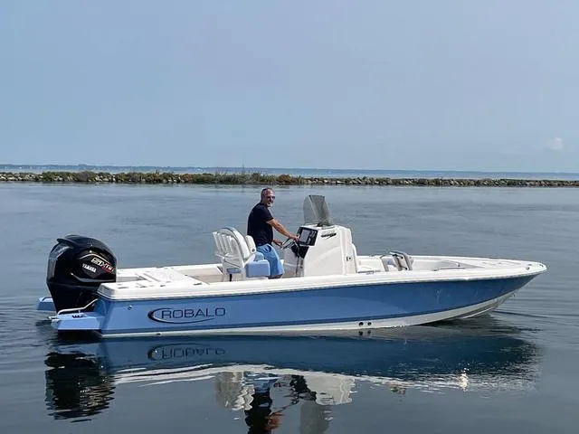 The Image of Robalo 226 Cayman 2025 - 1