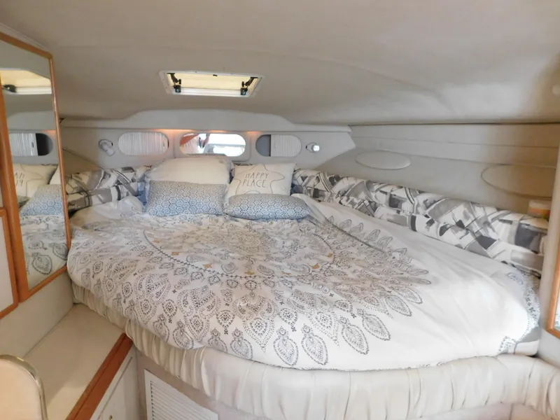 Slide: The Image of Sea Ray 330 Sundancer 1997 - 59