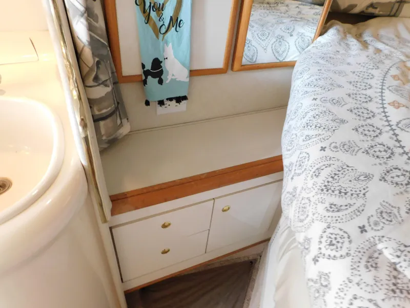 Slide: The Image of Sea Ray 330 Sundancer 1997 - 61