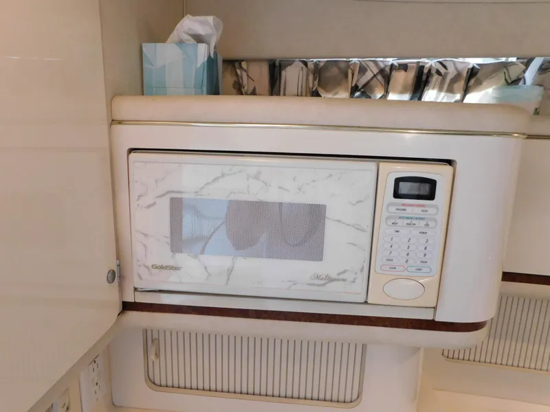 Slide: The Image of Sea Ray 330 Sundancer 1997 - 78