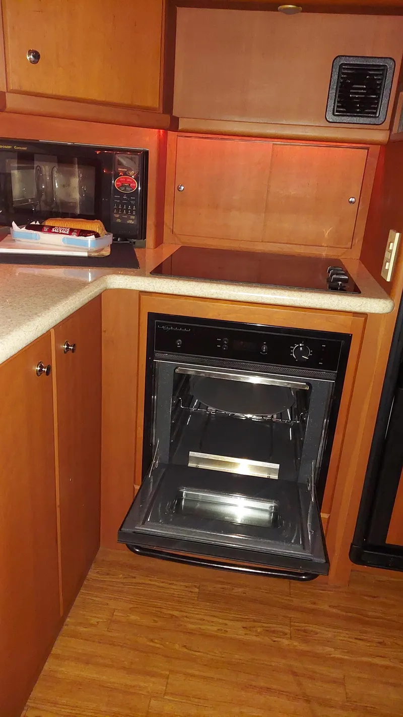 Slide: The Image of Silverton Motor Yacht 2005 - 16