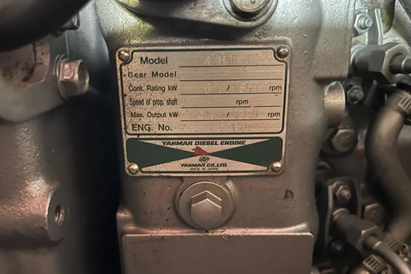 Slide: The Image of Hunter 41 2004 - 52