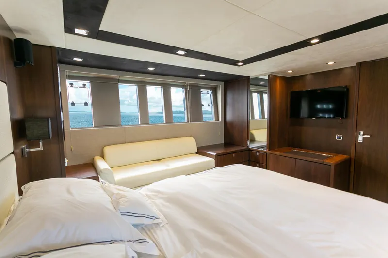 Slide: The Image of Fairline Squadron 65 2014 - 30