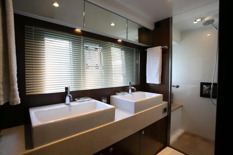 Slide: The Image of Fairline Squadron 65 2014 - 32