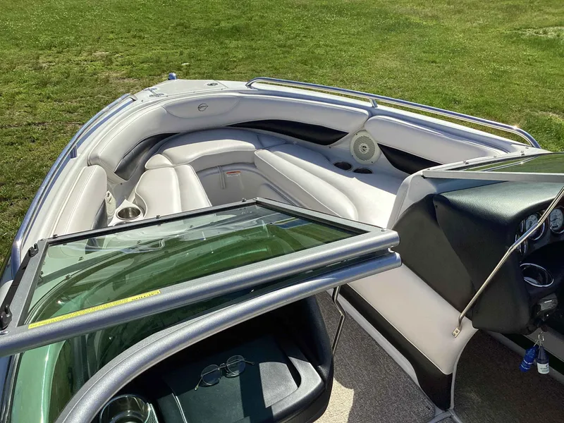 Slide: The Image of Crownline Boats 21 SS 2013 - 7