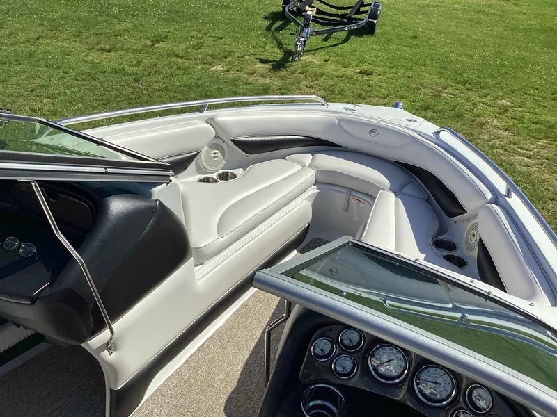 Slide: The Image of Crownline Boats 21 SS 2013 - 8