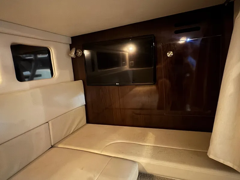 Slide: The Image of Sea Ray Sundancer 330 2016 - 11