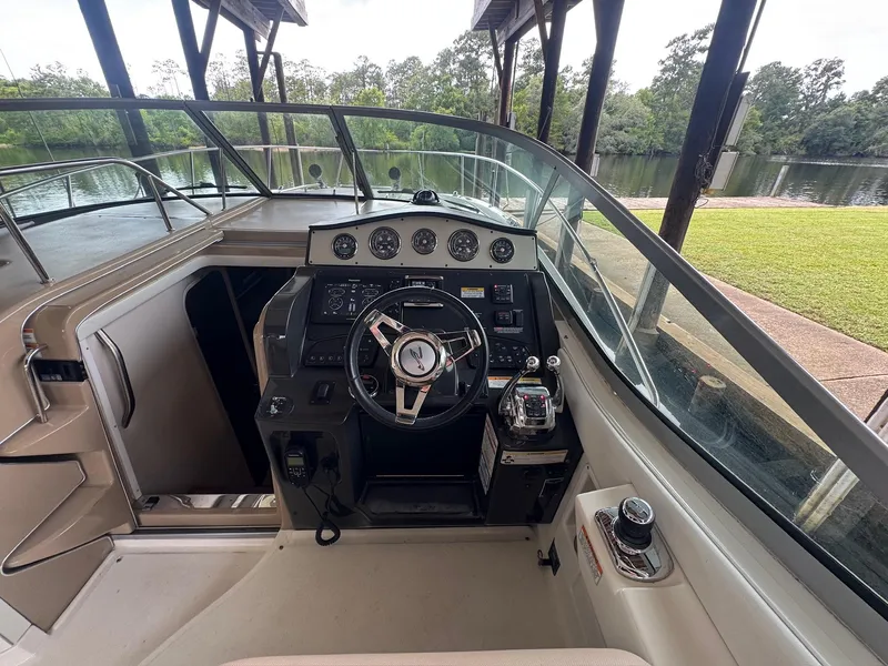 Slide: The Image of Sea Ray Sundancer 330 2016 - 16