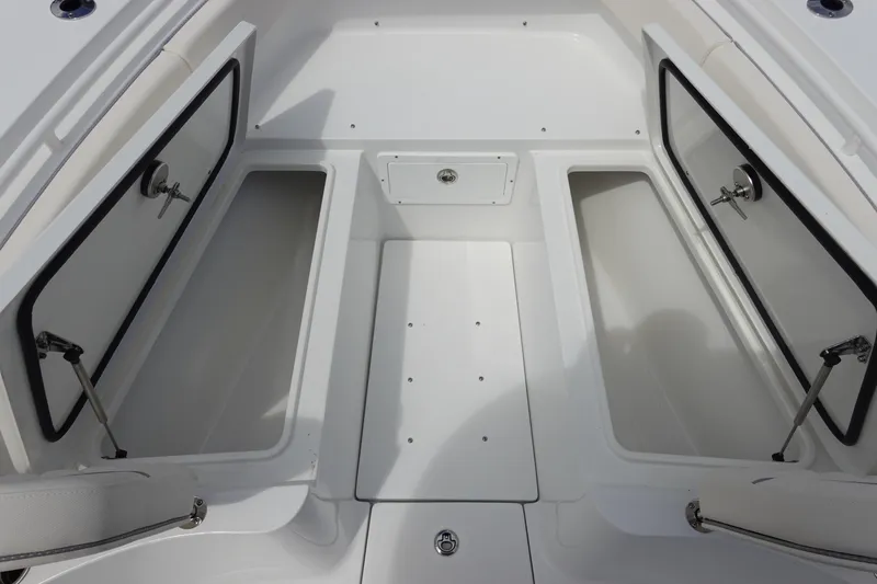 Slide: The Image of 2026 Sea Hunt Gamefish 25 boat storage compartments, open and spacious design. - 29