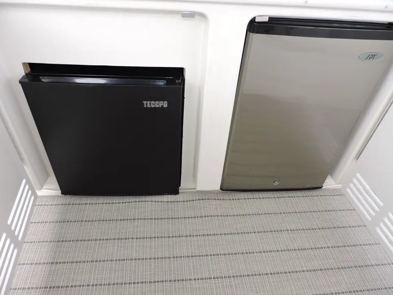 Slide: The Image of Carver 56 Voyager SE 2010 - 60