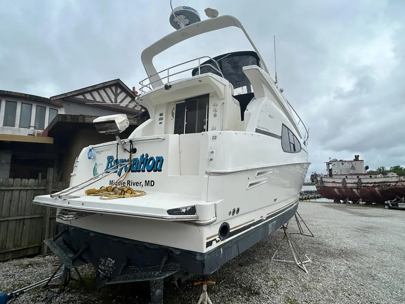 Slide: The Image of Silverton 330 Sport Bridge 2001 - 17