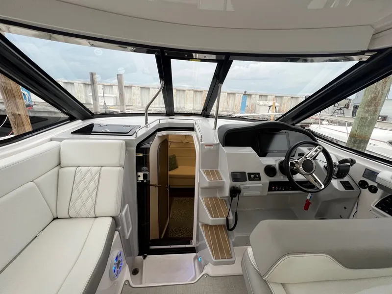 Slide: The Image of Regal 35 Sport Coupe 2021 - 20