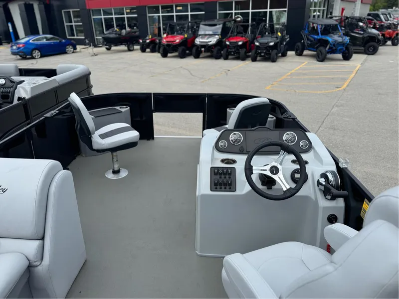 Slide: The Image of Bentley Pontoons FISH 200 FORWARD FISH 2023 - 16