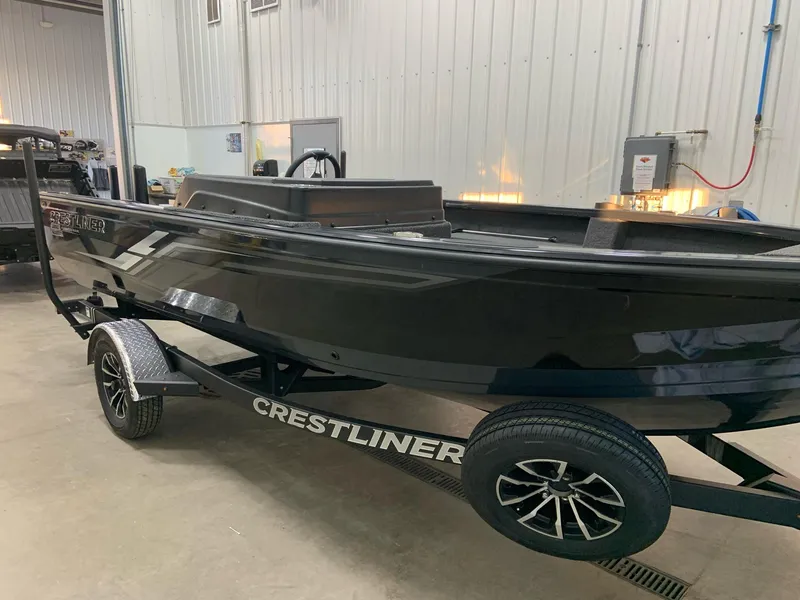 Slide: The Image of Crestliner 1850 FISH HAWK SC JUMP SEAT 2025 - 3