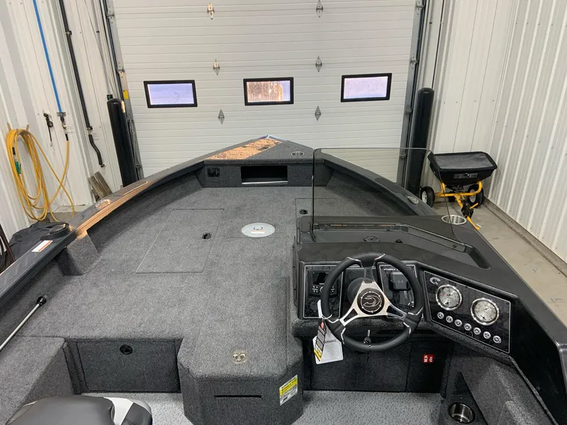 Slide: The Image of Crestliner 1850 FISH HAWK SC JUMP SEAT 2025 - 6