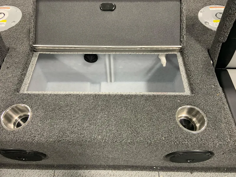 Slide: The Image of Crestliner 1850 Super Hawk 2025 - 7