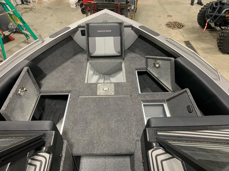 Slide: The Image of Crestliner 1850 Sportfish 2025 - 12