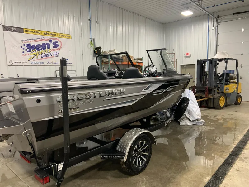 Slide: The Image of Crestliner 1850 Sportfish 2025 - 4