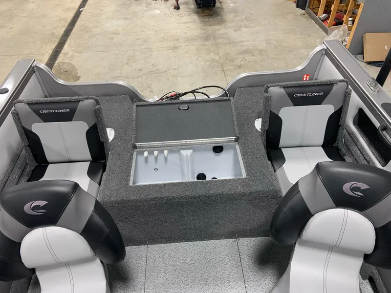 Slide: The Image of Crestliner 1850 Sportfish 2025 - 6