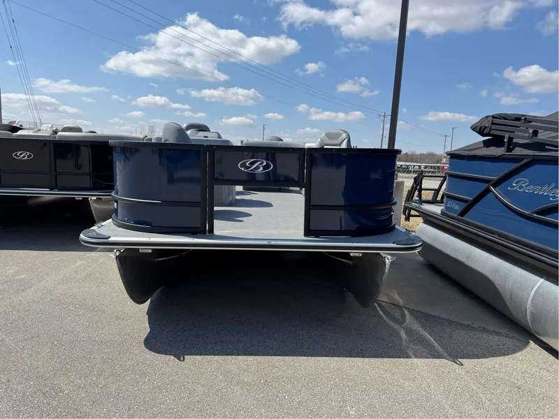 The Image of Bentley Pontoons LE 180 3 POINT 2025 - 1