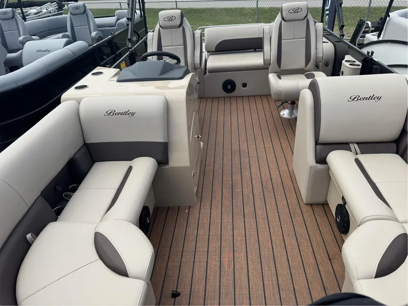 Slide: The Image of Bentley Pontoons Legacy 200 Swingback 2025 - 5