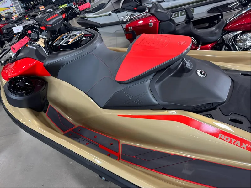 Slide: The Image of Sea-Doo RXP-X 325 Tech Package 2025 - 7