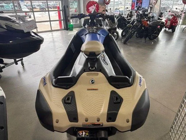 Slide: The Image of Sea-Doo Spark Trixx for 1 iBR and audio in option 2025 - 4