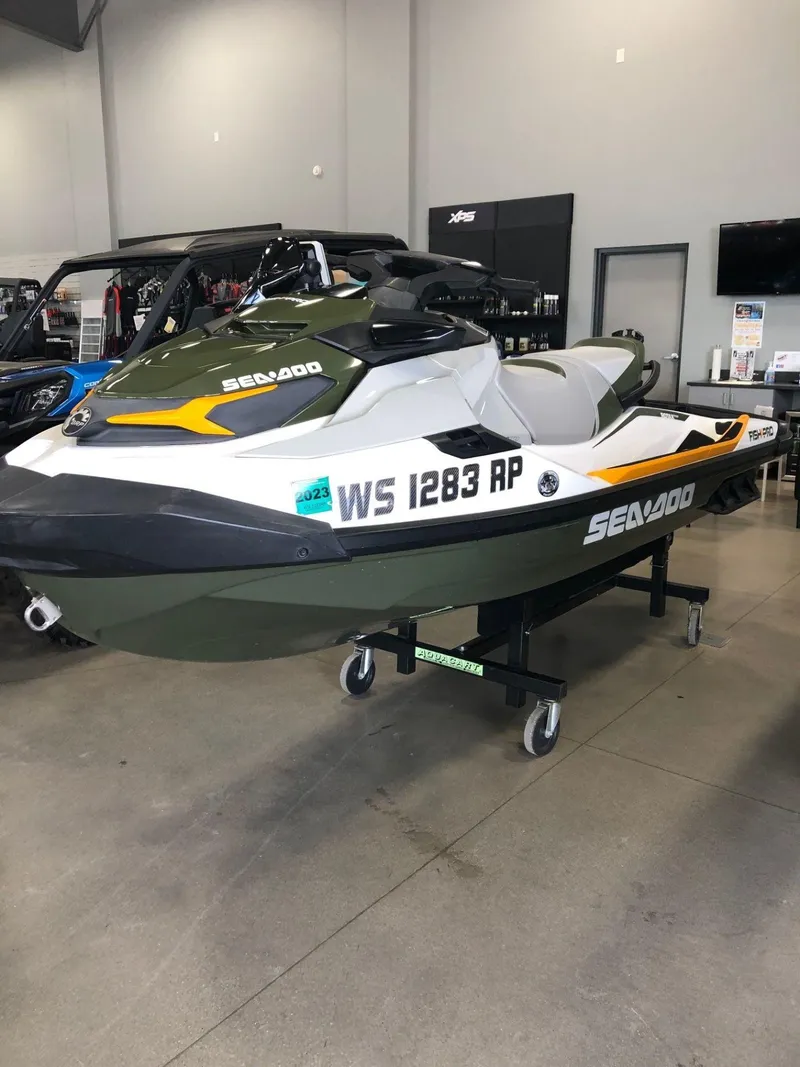 Slide: The Image of Sea-Doo FISH PRO IBR 2019 - 6