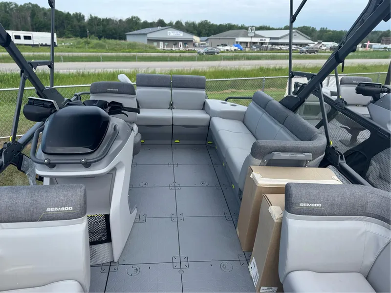 Slide: The Image of Sea-Doo Switch Sport 18 2024 - 10