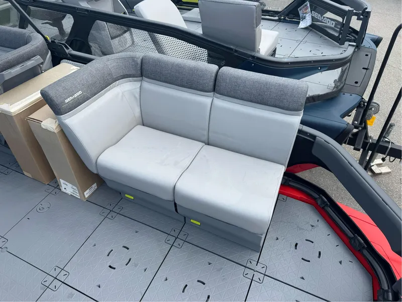 Slide: The Image of Sea-Doo Switch Sport 18 2024 - 6