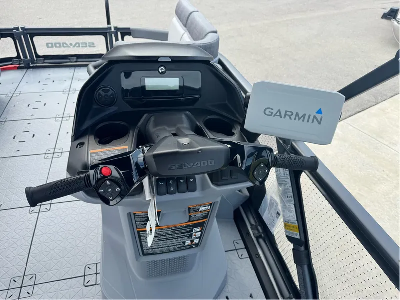 Slide: The Image of Sea-Doo Switch Sport 18 2024 - 7