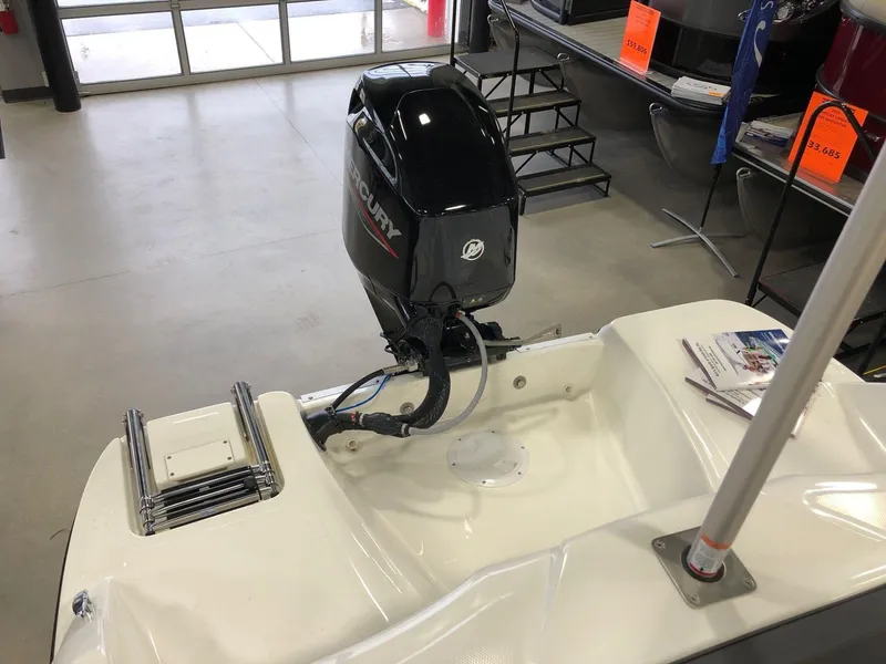 Slide: The Image of Bayliner Element E15 2024 - 9