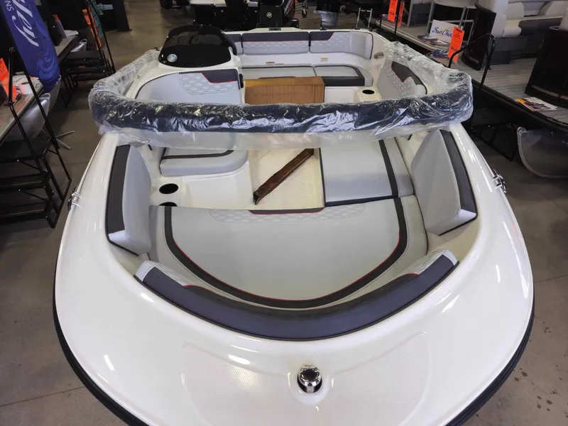 Slide: The Image of Bayliner Element E15 2024 - 6