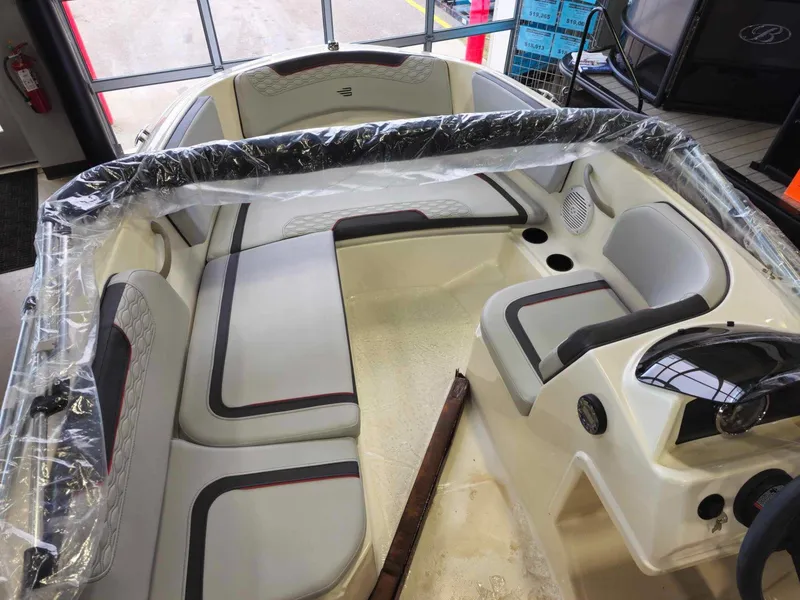 Slide: The Image of Bayliner Element E15 2024 - 9