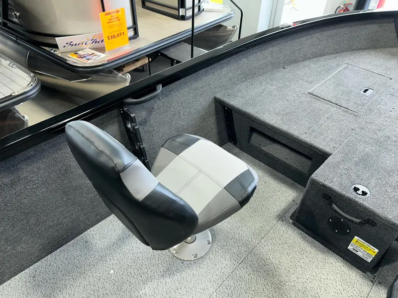 Slide: The Image of Crestliner 1750 Hawk 2024 - 12