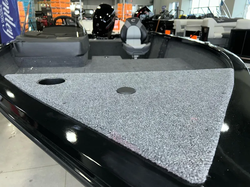 Slide: The Image of Crestliner 1750 Hawk 2024 - 17