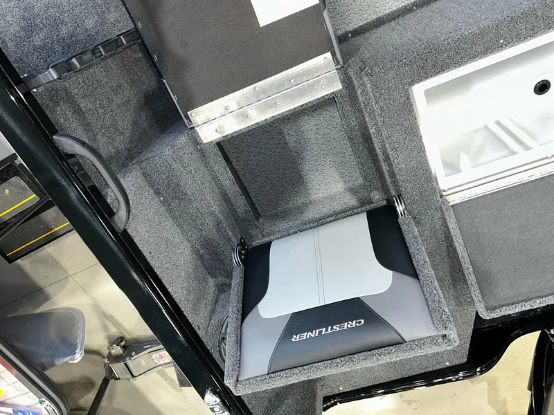 Slide: The Image of Crestliner 1750 Hawk 2024 - 9