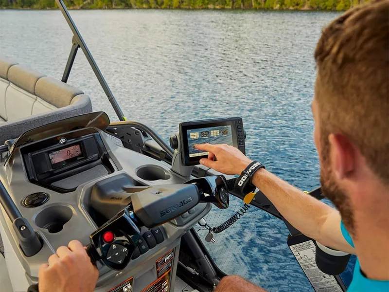 Slide: The Image of Sea-Doo Switch Sport 21 2024 - 9