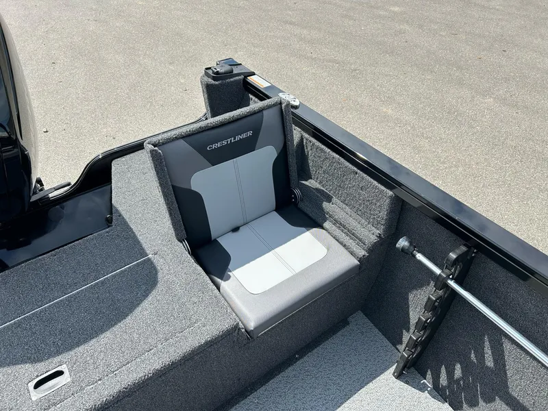 Slide: The Image of Crestliner 1650 HAWK WALK THRU JUMP SEAT 2025 - 10