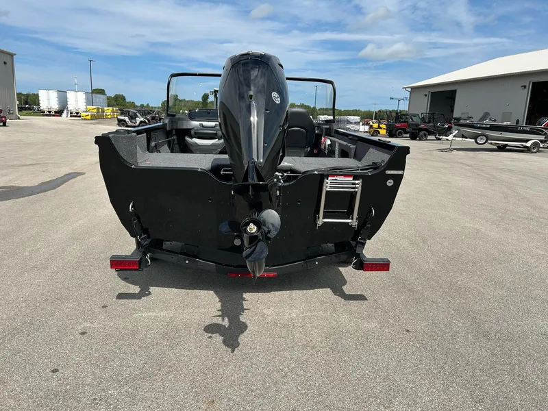 Slide: The Image of Crestliner 1650 HAWK WALK THRU JUMP SEAT 2025 - 3