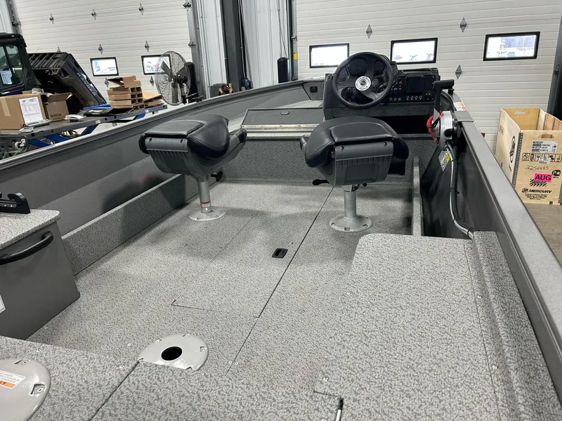 Slide: The Image of Crestliner 1650 Discovery SC 2024 - 5