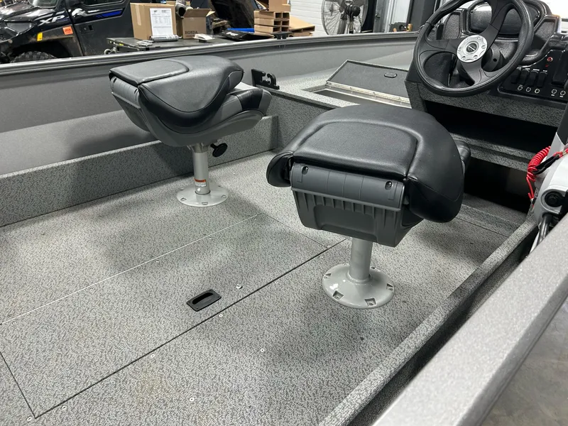 Slide: The Image of Crestliner 1650 Discovery SC 2024 - 6