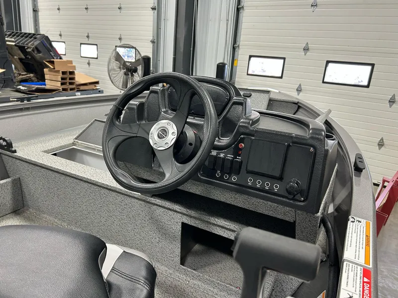 Slide: The Image of Crestliner 1650 Discovery SC 2024 - 7