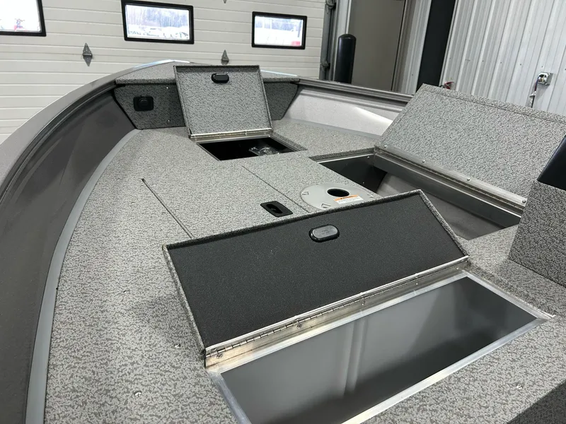 Slide: The Image of Crestliner 1650 Discovery SC 2024 - 9