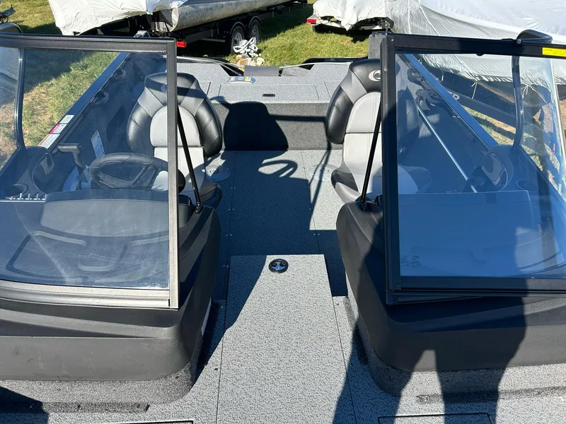 Slide: The Image of Crestliner 1750 Hawk WT Jumpseat 2025 - 15