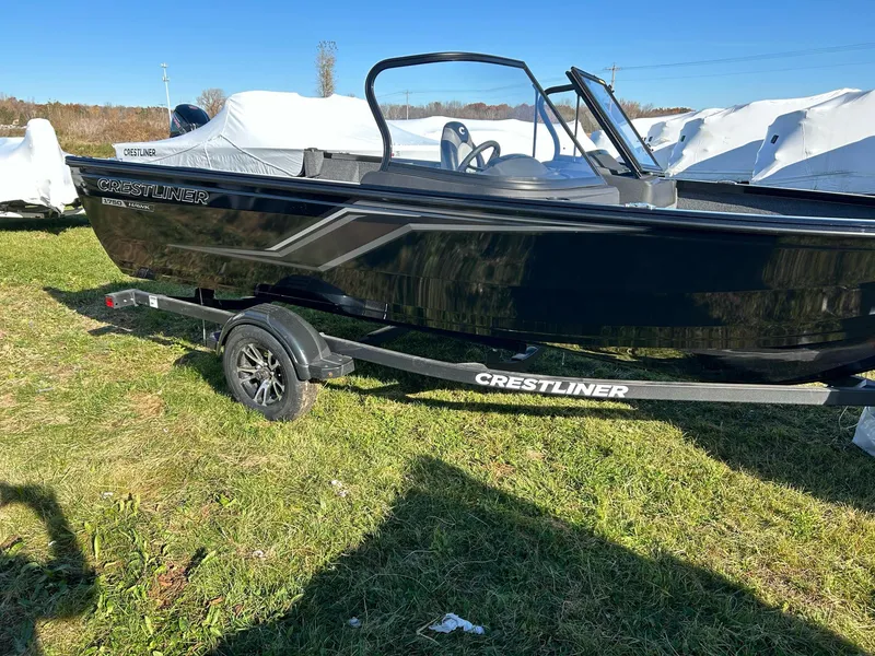 Slide: The Image of Crestliner 1750 Hawk WT Jumpseat 2025 - 4