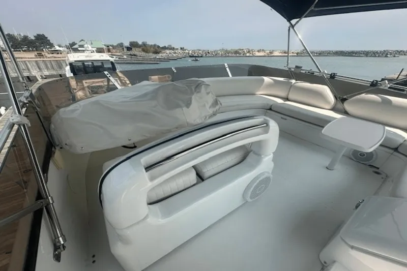 Slide: The Image of Viking 52 FLYBRIDGE 1998 - 22