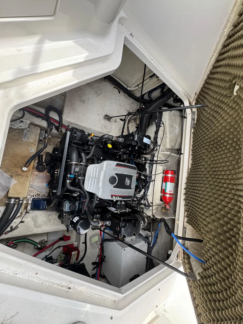 Slide: The Image of Sea Ray 240 Sundancer 2008 - 3